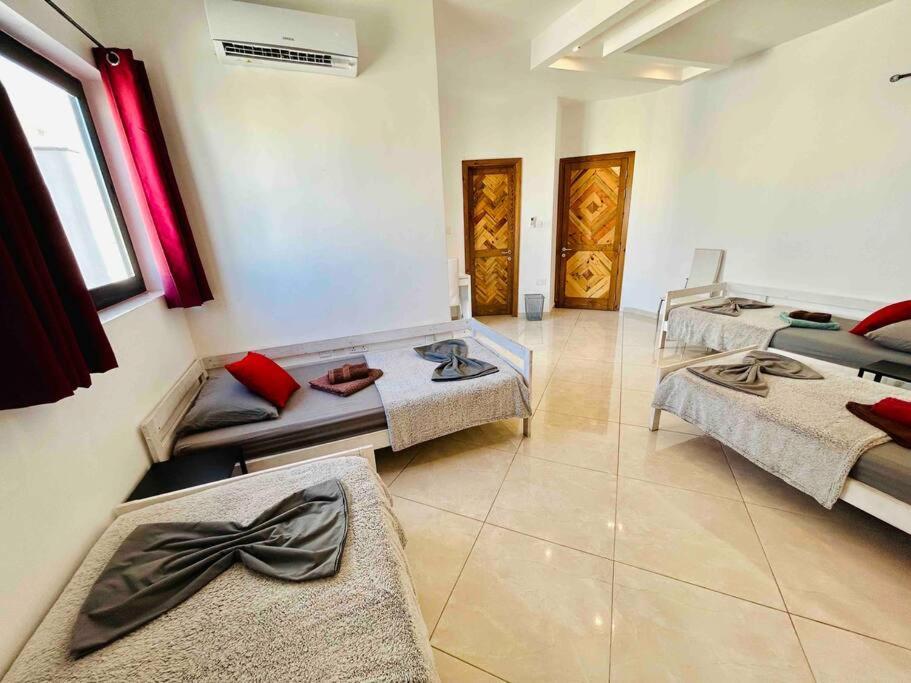 Duplex Whiskey Home 200M Away From The Sea And The Square St. Paul's Bay Exterior photo